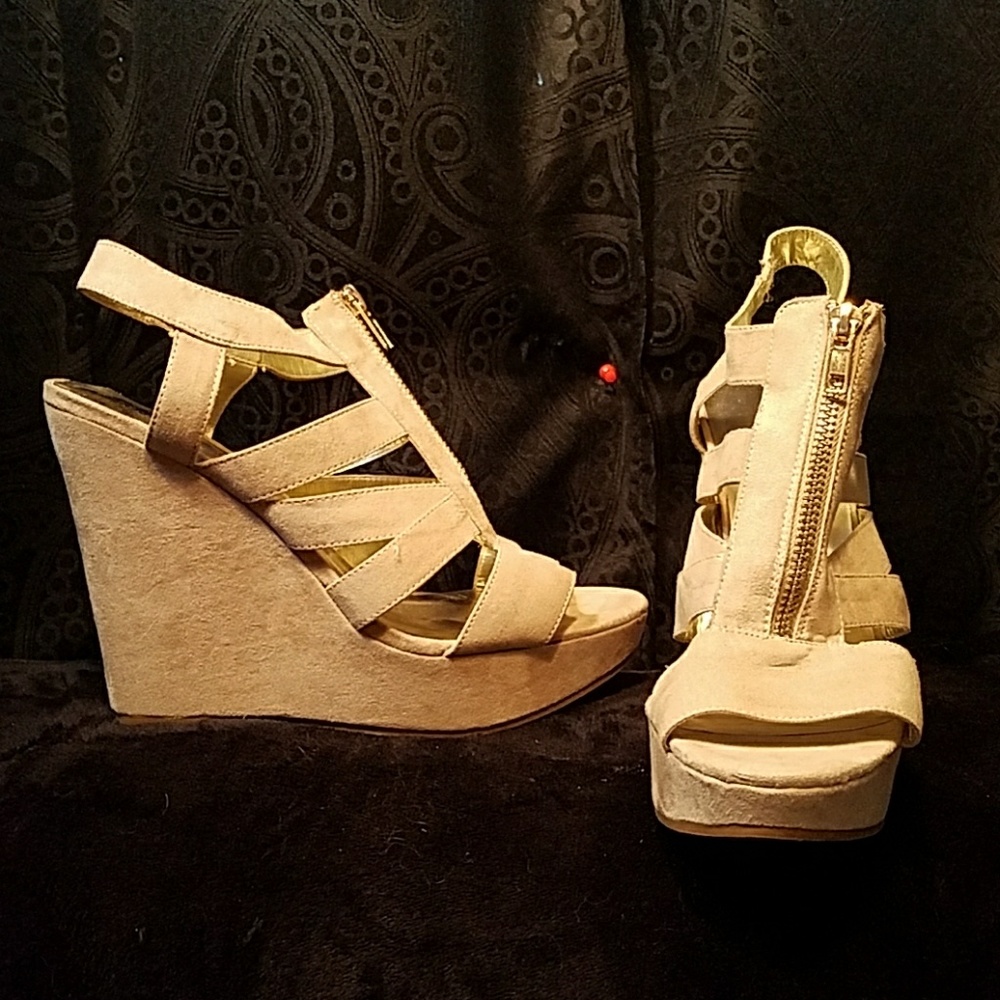 Sandle wedge by Carlos Santana
